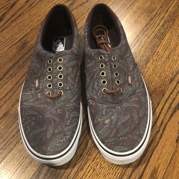 Vans Other - SALE💫 NWT Men’s Paisley Print Vans- Size 11.5